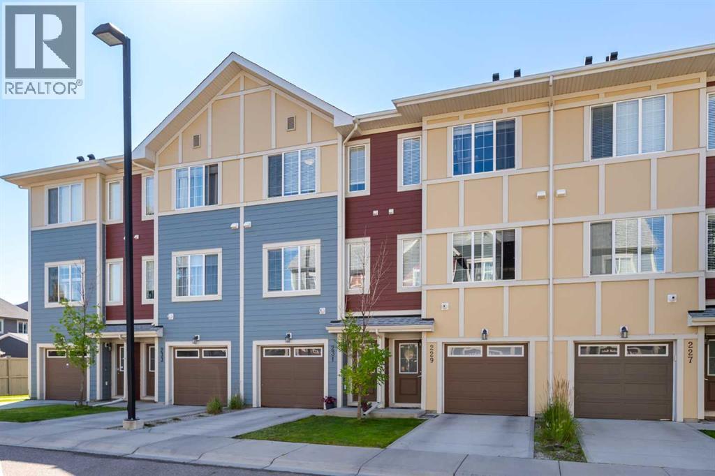 231 Marquis Lane Se, Calgary