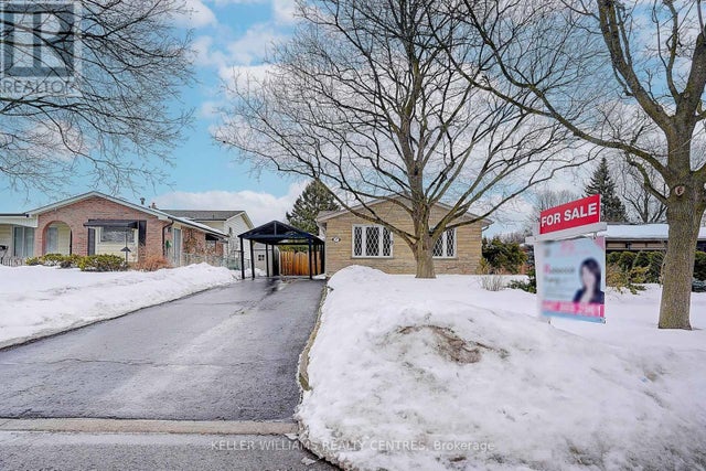 17 Sir Kay Drive, Markham (markham Village)