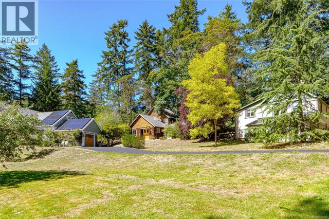 4664-4670 Spring Rd, Saanich