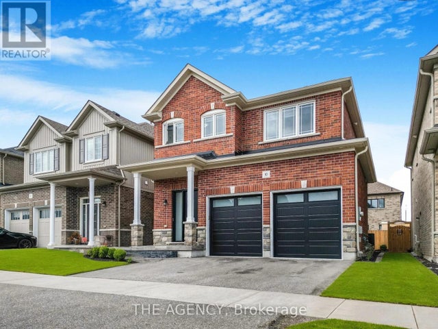 10 Moses Crescent, Clarington (bowmanville)