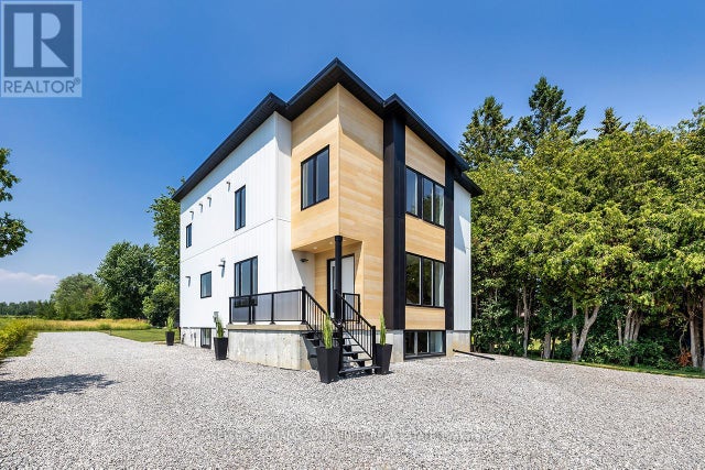 2246 Highway 2, Clarington