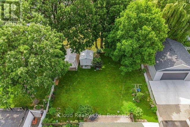 215 Elmwood Crescent, Milton (om Old Milton)