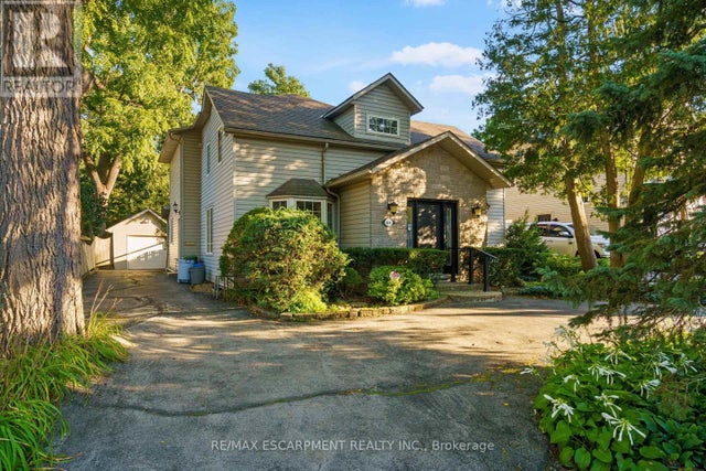 64 Academy Street, Hamilton (ancaster)