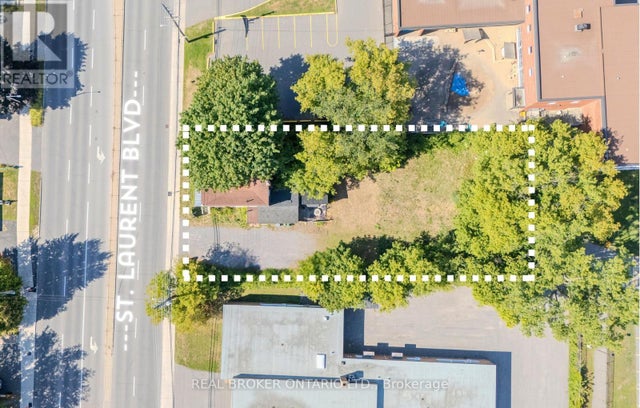 713 St Laurent Boulevard, Ottawa