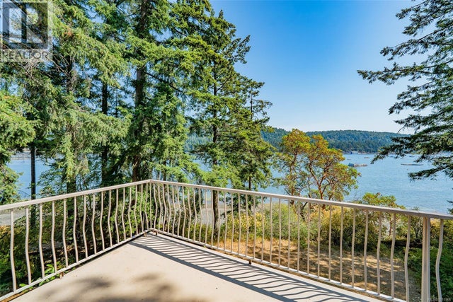 5030 Limberis Dr, Ladysmith