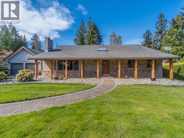 1023 Harlequin Rd, Qualicum Beach