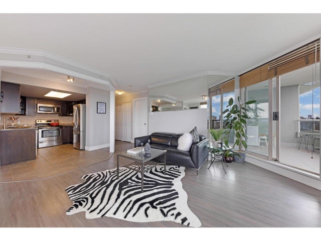 1805 10082 148 Street, Surrey