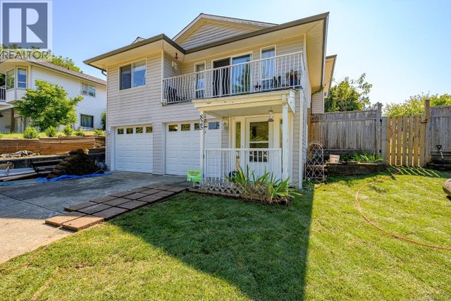 825 Pinecrest Rd, Campbell River