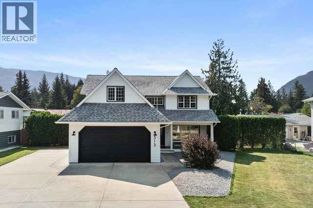 513 Pine Street, Sicamous