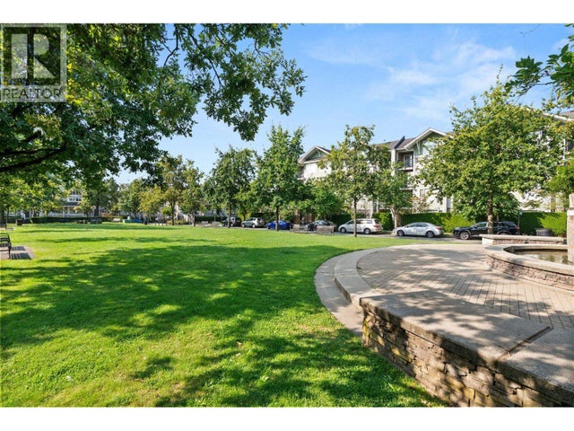 417 7089 Mont Royal Square, Vancouver