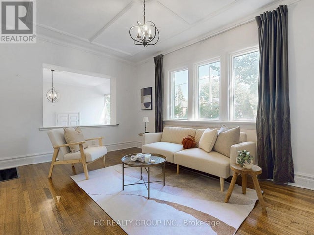 124 Lawrence Avenue E, Toronto (lawrence Park North)