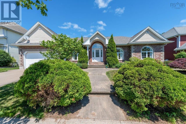 152 Roxbury Crescent, Halifax