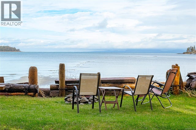 1552 Terrien Rd, Nanoose Bay