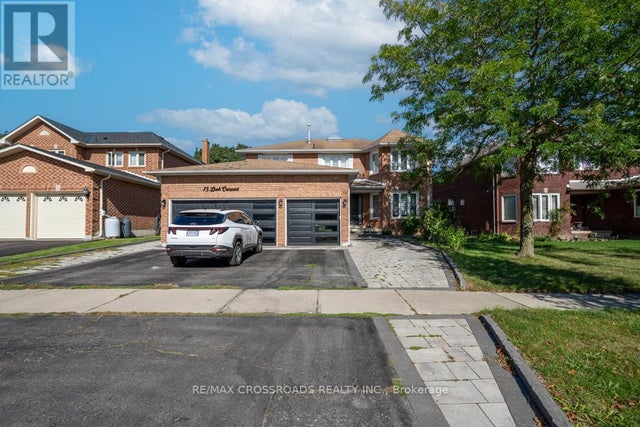 15 Leah Crescent, Ajax (central West)