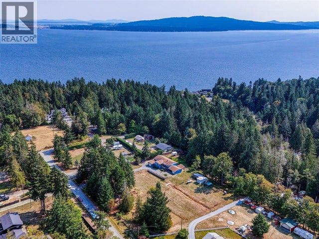 510 Voutrait Rd, Mill Bay