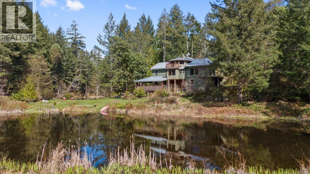 2 Welch Rd, Lasqueti Island