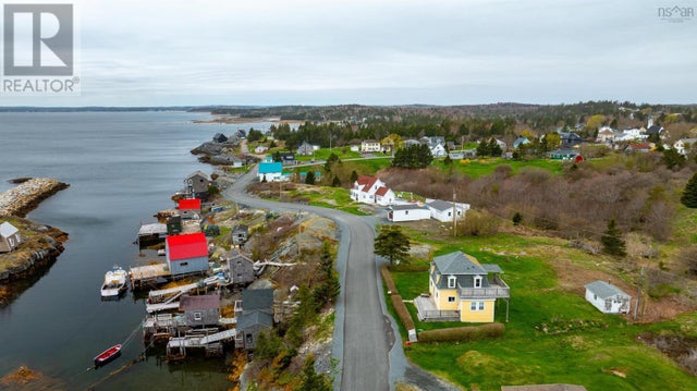 125 The Point Road, Blue Rocks