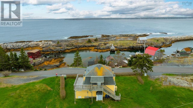 125 The Point Road, Blue Rocks