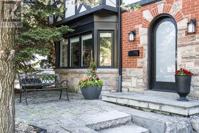 3 Oakwood Place, Hamilton (westdale)