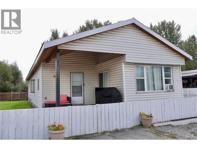 1011 King Crescent, Golden