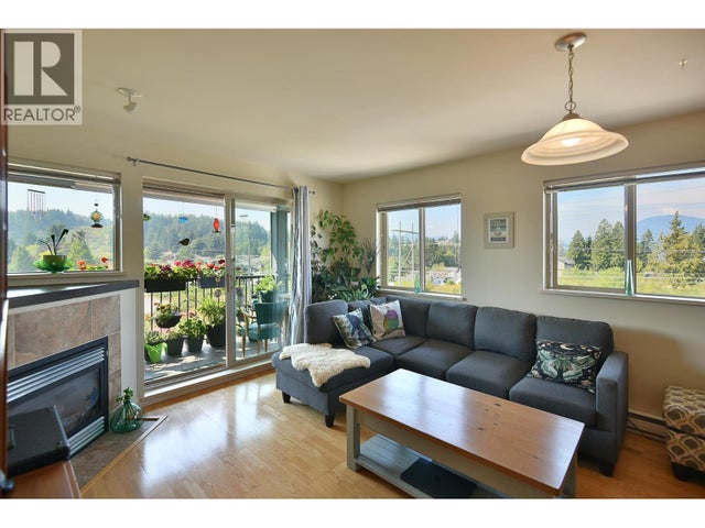 408 5631 Inlet Avenue, Sechelt