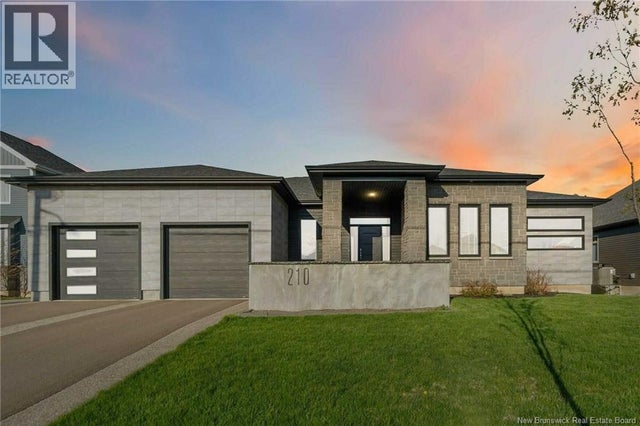 210 Rosebank Crescent, Riverview