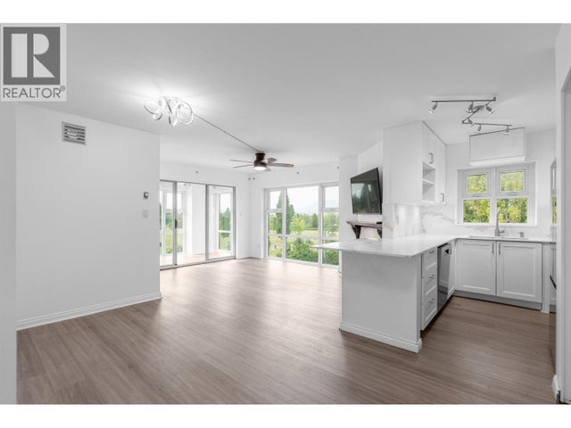 Ph6 4868 Fraser Street, Vancouver