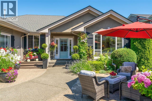 500 Muirfield Close, Qualicum Beach