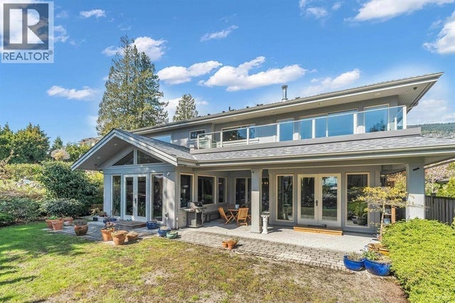 2566 Marine Drive, West Vancouver