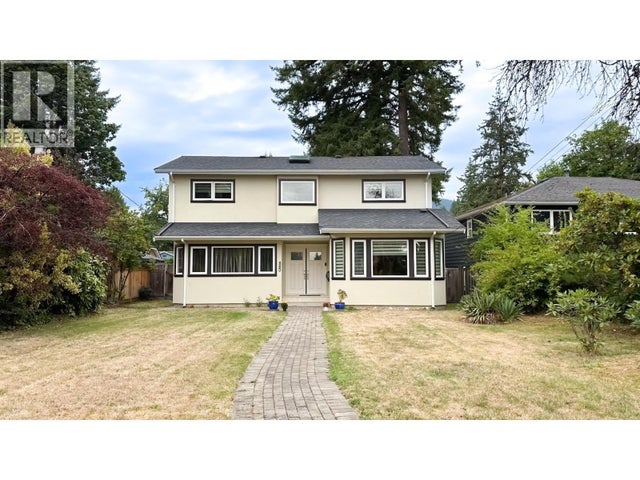 880 W 19th Street, North Vancouver