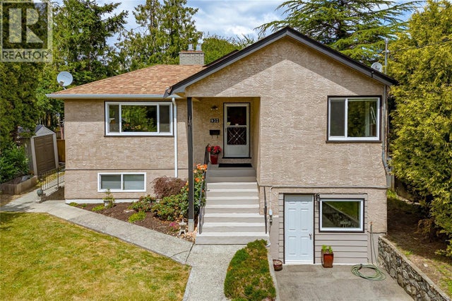 932 Tattersall Dr, Saanich