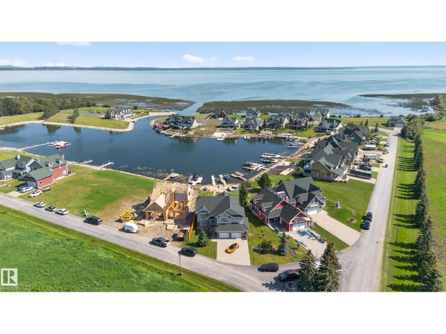 32 Sunset Hb, Rural Wetaskiwin County