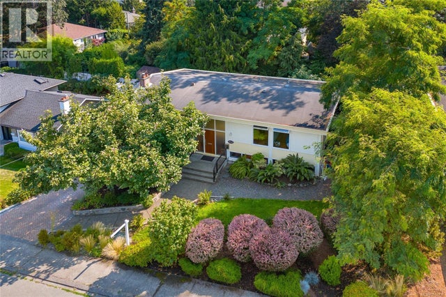 1555 Jasper Pl, Saanich