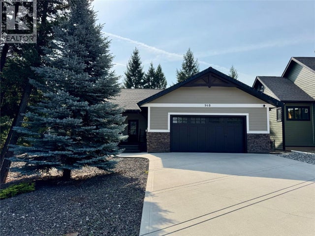 948 Copper Point Way, Invermere