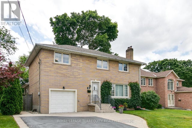 11 Urbandale Avenue, Toronto (newtonbrook East)