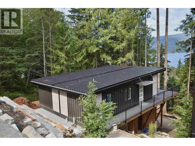 5792 Tillicum Bay Road, Sechelt