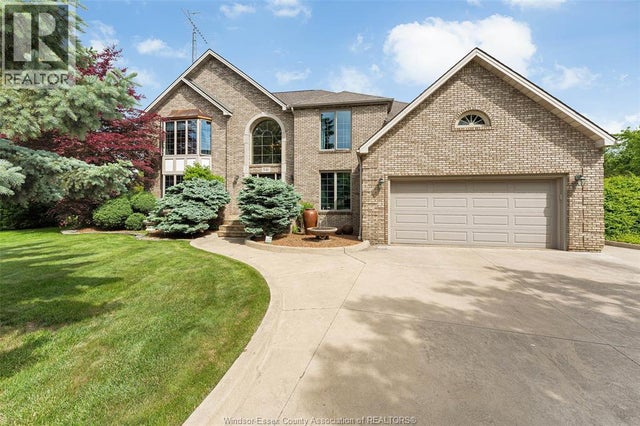 541 Kerr Crescent, Lakeshore