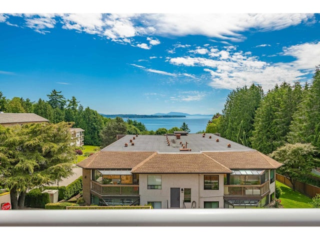 104 14934 Thrift Avenue, White Rock