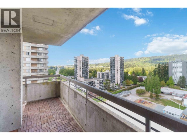 2002 3755 Bartlett Court, Burnaby