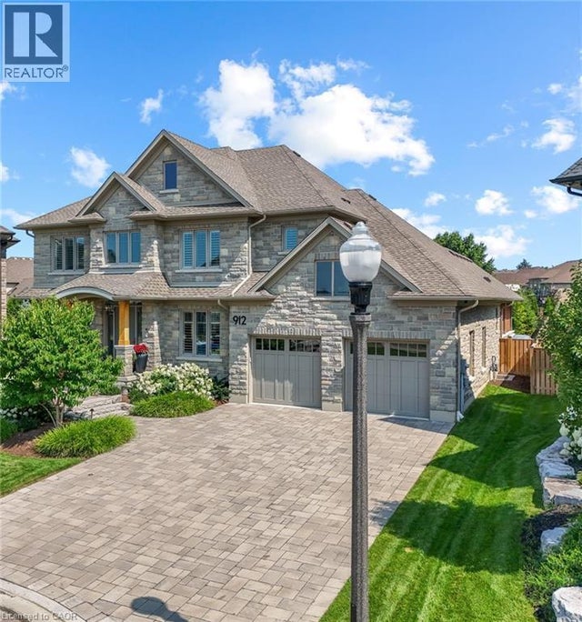 912 Fall Harvest Court, Kitchener