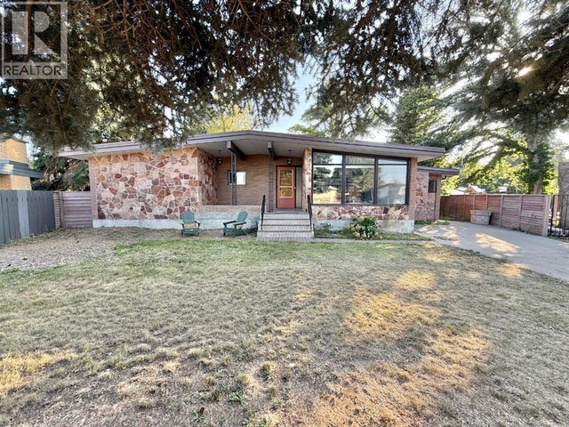 15 Laurel Place W, Brooks