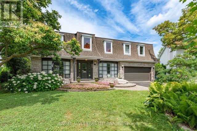 899 Dresden Crescent, Ottawa
