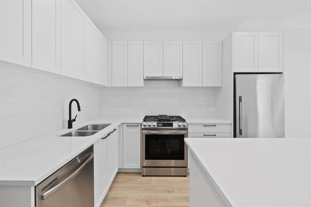 40x 5415 Brydon Crescent, Langley