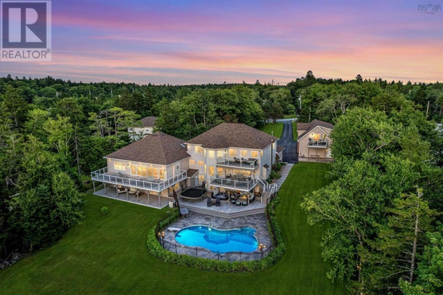 47 Long Lake Drive, Kingswood