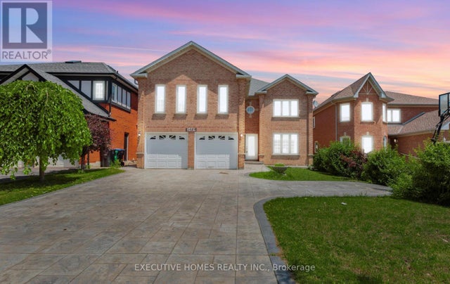 5489 Glen Erin Drive, Mississauga (central Erin Mills)