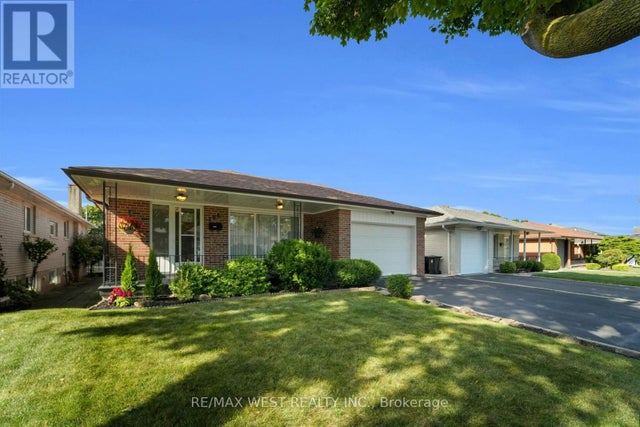 304 La Rose Avenue, Toronto (willowridge-Martingrove-Richview)