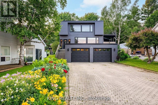 602 Champlain Road, Tiny