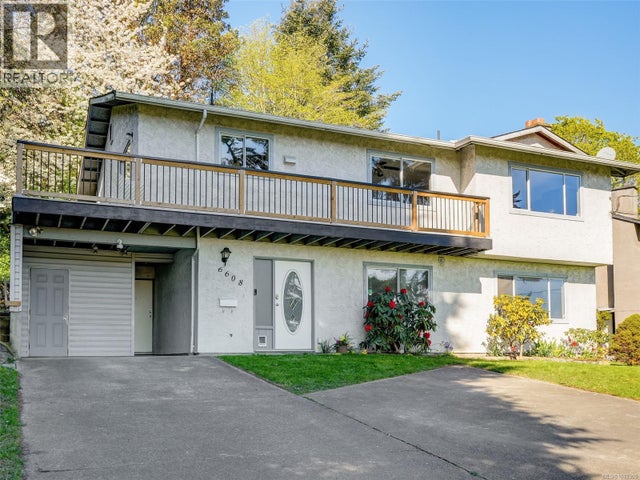 6608 Rey Rd, Central Saanich
