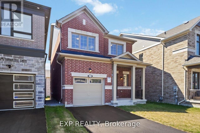 1493 Hawktail Path, Pickering