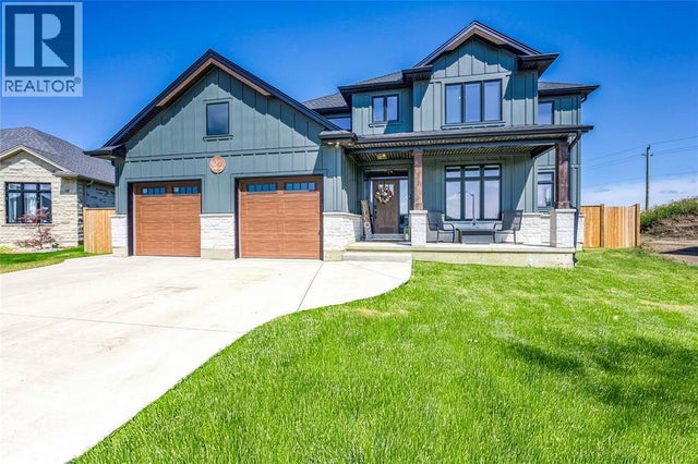 6735 Shaker Lane, Plympton-Wyoming